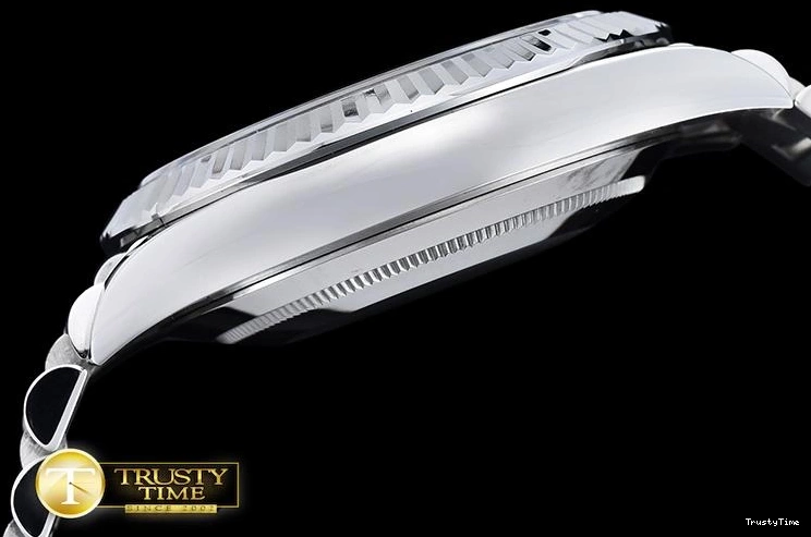 1026 RDD0202B – DayDate 40mm ModernLook 666